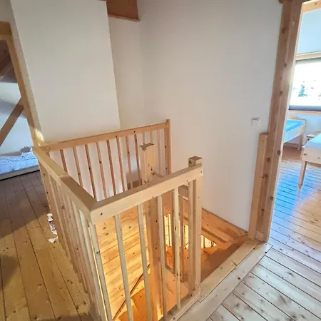 Steinwaend Lejlighed