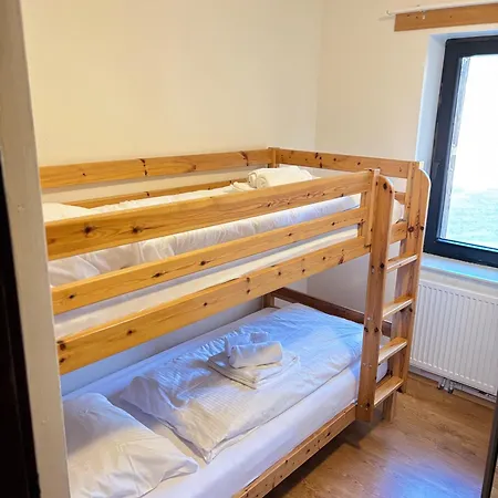 Steinwaend Lejlighed