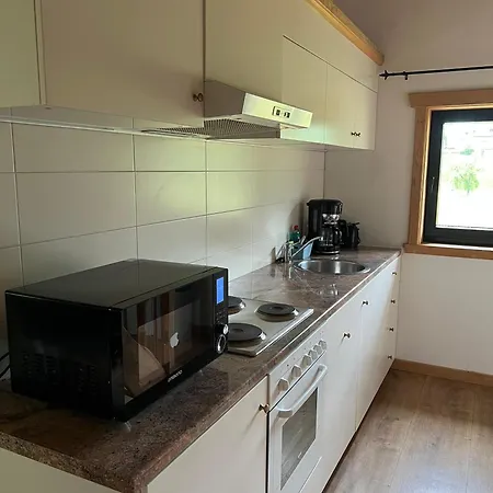 Steinwaend Lejlighed *